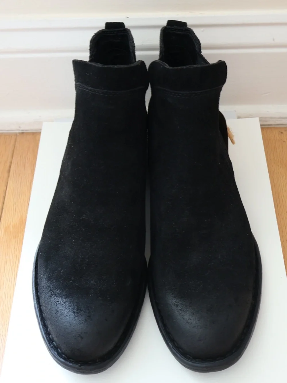 BORN Laney Black Suede Chelsea Ankle Boots Women's 8 Indie Boho Gorpcore NEW
